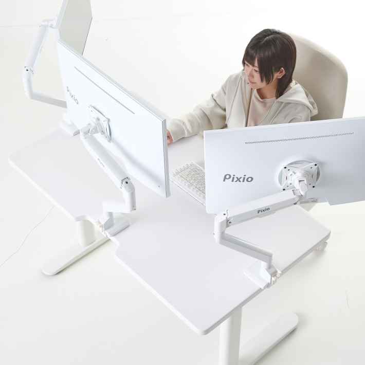 Pixio、ブランド初の電動昇降ゲーミングデスクを11月12日予約開始。奥行き70cmのオールホワイトデザイン、10%OFFセールもの画像