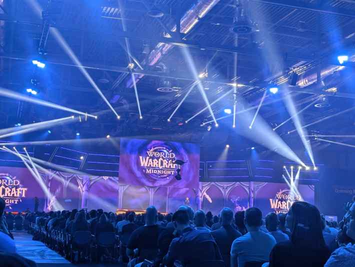 PXL_20250819_194124276-min