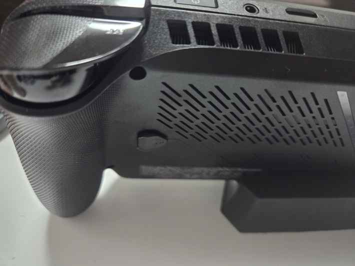 新時代のポータブルXbox「ROG Xbox Ally X」実機レビュー！手軽さと本格さが両取りされた持ち運べる「ゲーミングPC」の画像