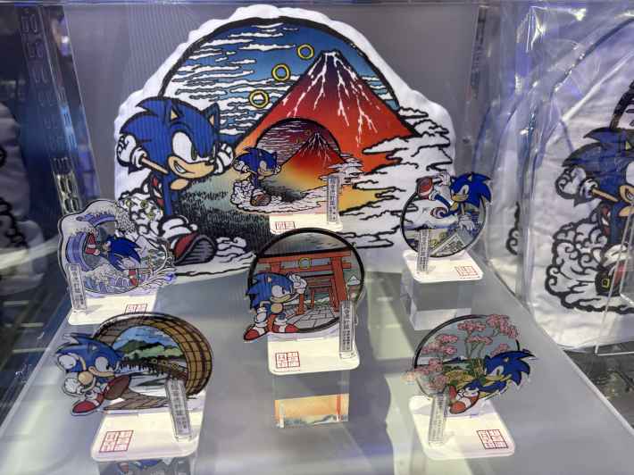 「SEGA STORE TOKYO」のオープニングセレモニーが開催！かわいい＆かっこいい限定グッズなどが豊富に揃うの画像