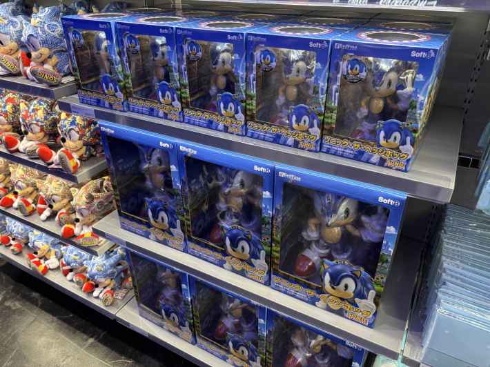 「SEGA STORE TOKYO」のオープニングセレモニーが開催！かわいい＆かっこいい限定グッズなどが豊富に揃うの画像