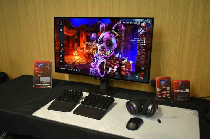32型OLEDモニター「ROG Strix OLED XG32UCW」シリーズの展示