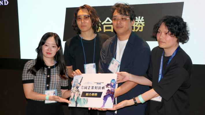 「シャドバWB×GBVSR合同企業対抗戦」イベントレポート！和気あいあいとした大人の社交場が見せた「一瞬の本気」の画像
