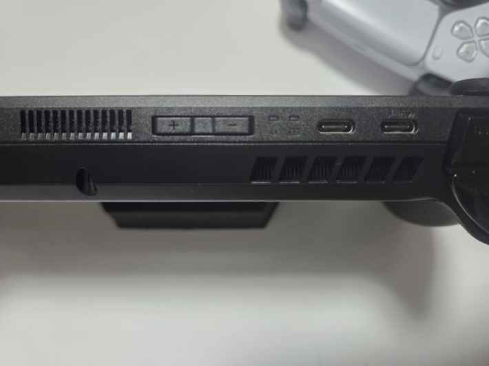 新時代のポータブルXbox「ROG Xbox Ally X」実機レビュー！手軽さと本格さが両取りされた持ち運べる「ゲーミングPC」の画像