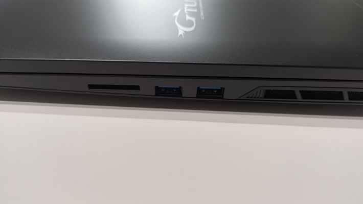 本体端子側面左