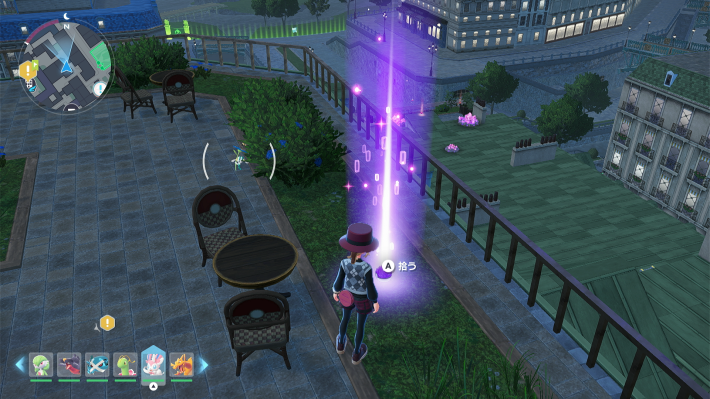 ホテルZ東の高層建物の屋上のカラフルなネジ