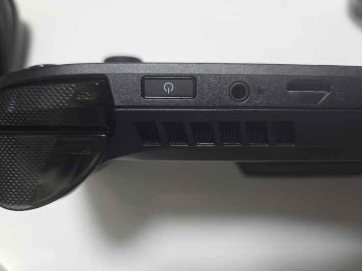 新時代のポータブルXbox「ROG Xbox Ally X」実機レビュー！手軽さと本格さが両取りされた持ち運べる「ゲーミングPC」の画像