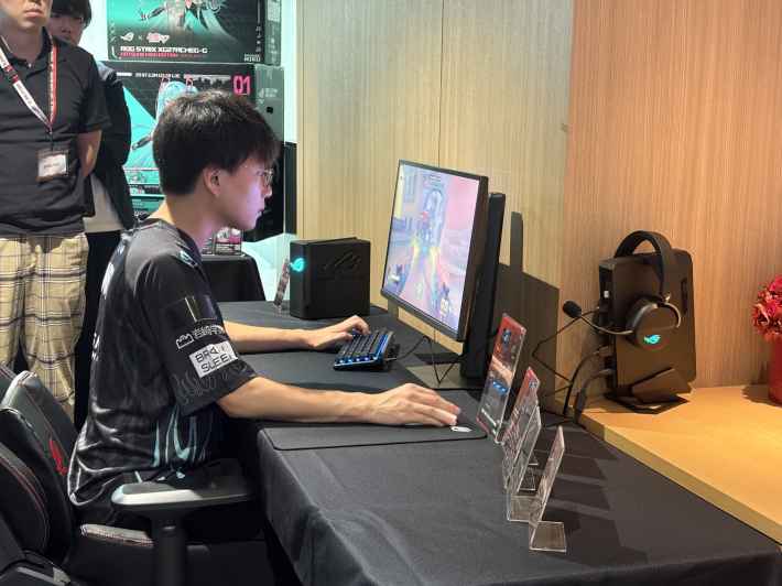ASUS内覧会で最新ゲーミング技術を発表の画像