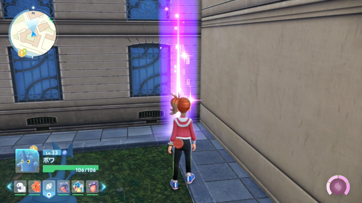 ジョーヌ2番地の中庭のカラフルなネジ