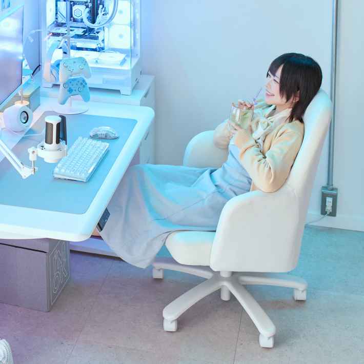 「Pixio」ブランド初のゲーミングチェアが発売！ベロア生地で包み込む“マシュマロチェア”、10%オフの記念セールもの画像